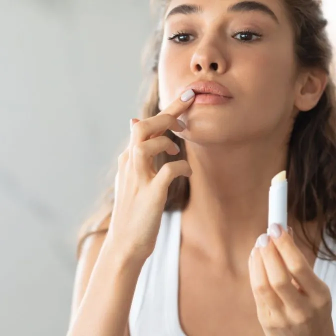 Pielęgnacja suchych ust