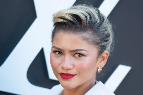 Zendaya olśniewa w przezroczystej kreacji. Tę samą nosiła Cher