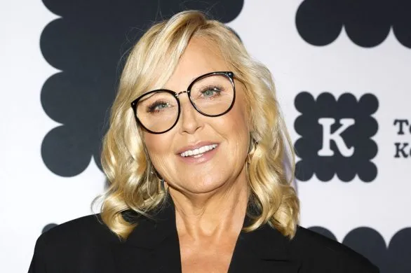 Agata Młynarska w odważnym płaszczu. Kolor petarda?