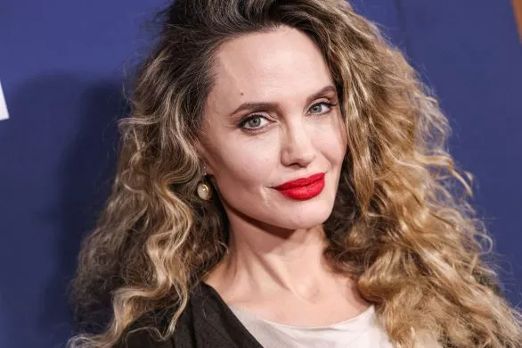 Angelina Jolie zmieniła fryzurę!