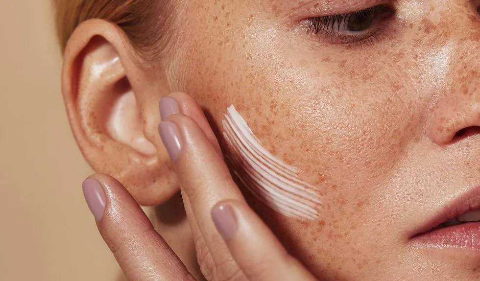 Nawilża lepiej niż kwas hialuronowy? Skwalan w pielęgnacji skóry