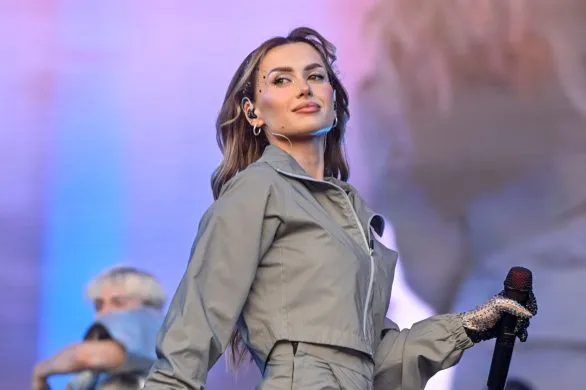 Wersow pokazuje, jak nosić kalosze Hunter w tym sezonie