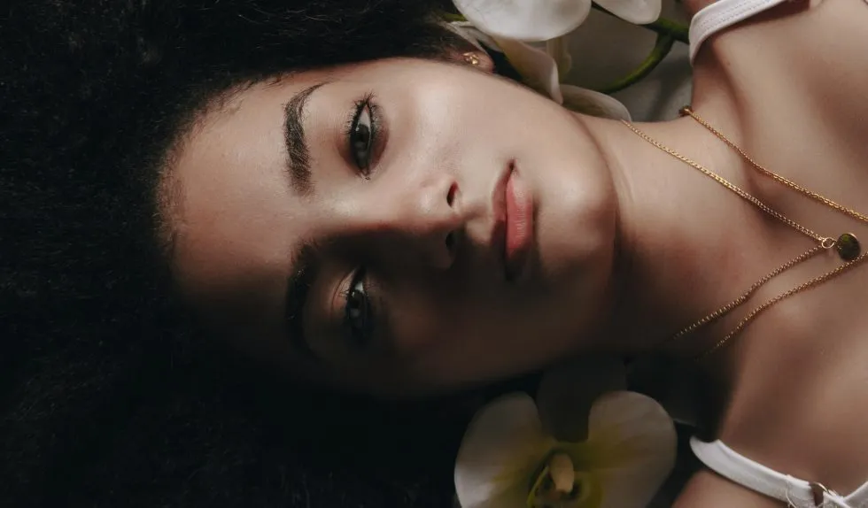 Tania maść z apteki, dzięki której zapomnisz o makijażu zbierającym się w kącikach oczu