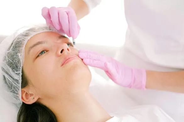 Nagonka na kwas hialuronowy. Czy słusznie jest demonizowany?