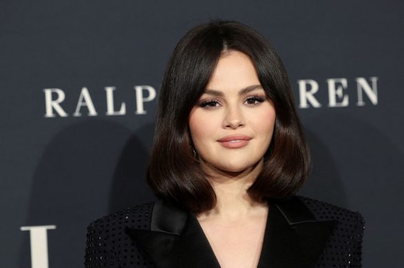 Internauci oburzeni prezentem Benny’ego Blanco dla Seleny Gomez