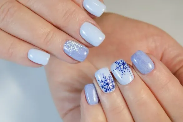 Zimą stawiamy na Icy Nails. Jak zrobić idealne „lodowe” paznokcie?