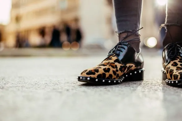 Buty w panterkę to sprytny sposób na top trend wiosny 2025. Jakie wybrać?