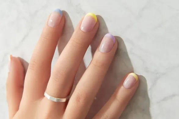 Najpiękniejszy french manicure na wiosnę 2025. 10 pomysłów z Pinteresta
