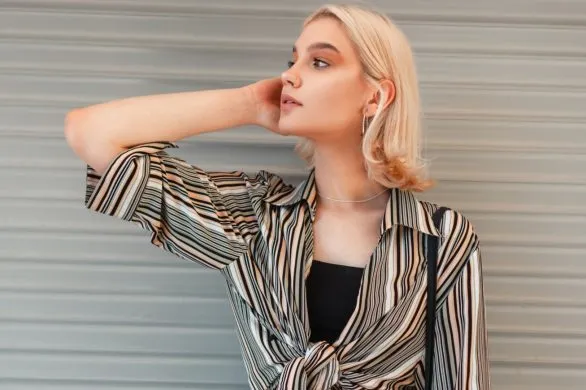 Wiosną wracają krótkie, tenisowe spódniczki. Jak nosić je z klasą?