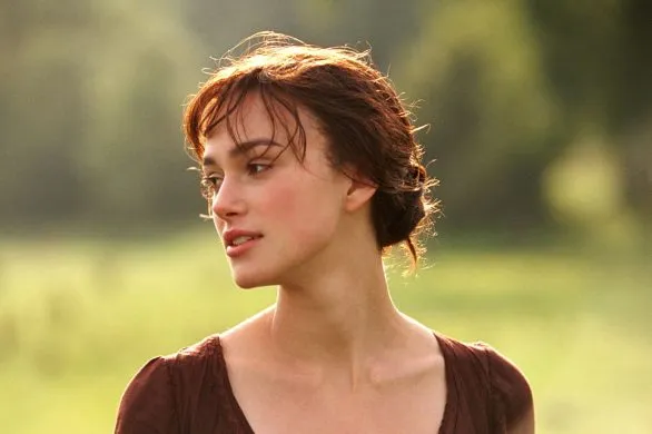 Rom-com lips to gorący trend w makijażu na wiosnę 2025. Na czym polega?