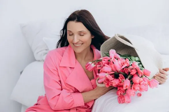 Jak się ubrać na komunię 2025? Stylizacje dla mamy, cioci i babci