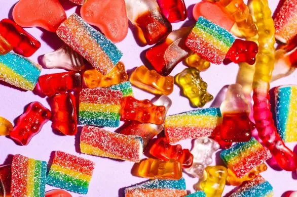 Niepokojące sygnały, które wysyła organizm, gdy zjadasz za dużo cukru