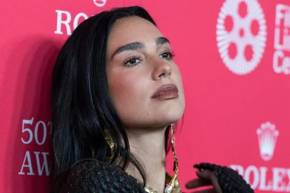 Dua Lipa w przepięknej kreacji niczym łuskowiec na Chaplin Award Gala