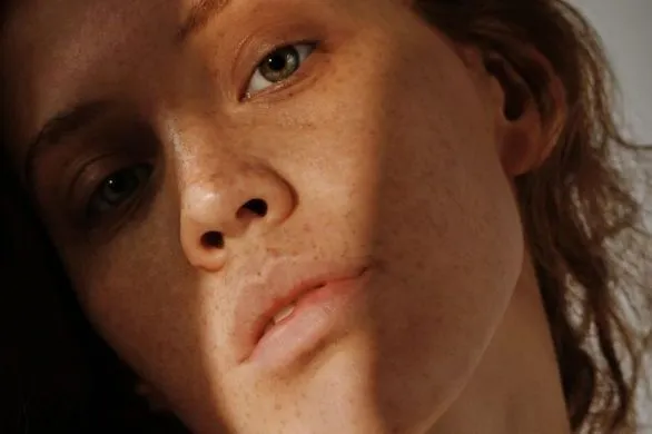 Twoja cera pozostawia sporo do życzenia mimo pielęgnacji? Sprawdź, czy stosujesz tę regułę