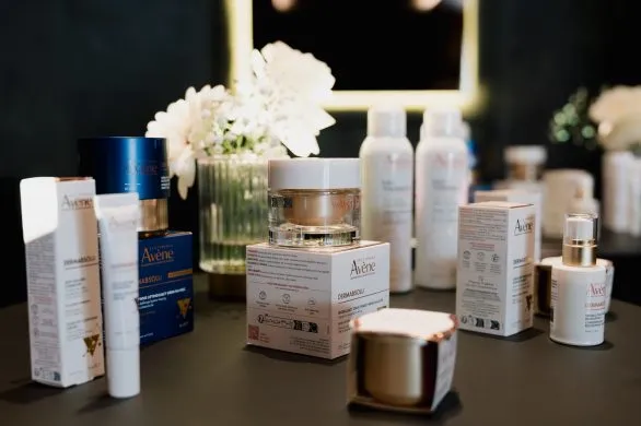 Olśniewaj pewnością siebie! Jak wygląda holistyczna pielęgnacja w duchu pro-age?