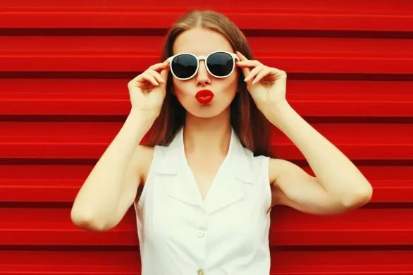 Najmodniejsze szminki tego lata. Te kolory to absolutny must-have