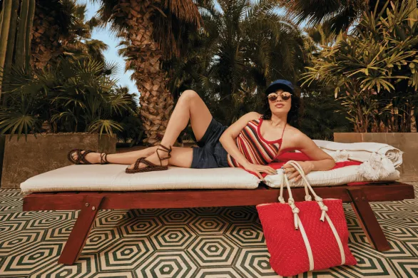 Lato 2025 w wielkim stylu! Jakie ubrania i akcesoria robią teraz furorę?