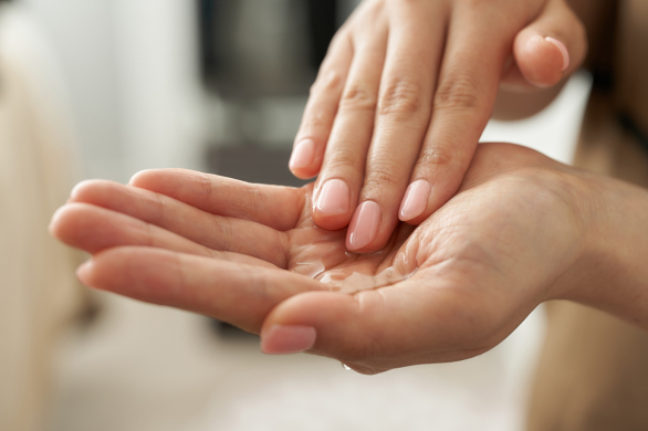 Ta esencja z grzybów śnieżnych to hit mediów społecznościowych. Kupisz ją w promocji