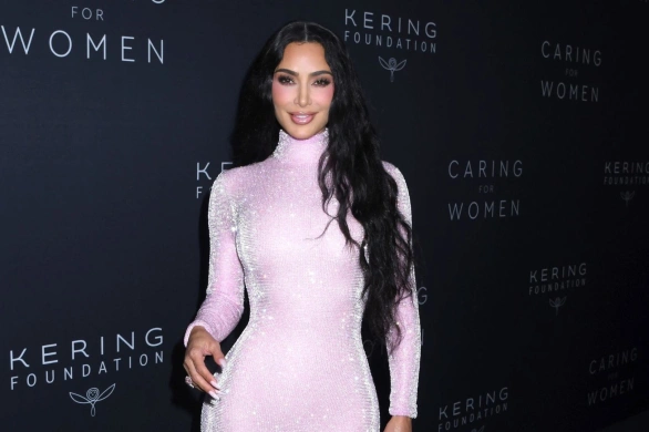 Radykalna metamorfoza Kim Kardashian. Celebrytka pozbyła się długich włosów i postawiła na pixie