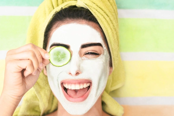 Te maski do twarzy są viralem. Celebrytki i TikTokerki je uwielbiają. Wiemy, dlaczego