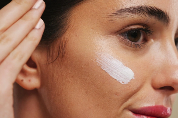 Masz suchą i matową skórę? Ten składnik działa w kilka dni