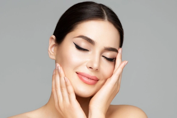 Ten eyeliner podbił serca internautek. Dzięki niemu zrobisz idealną kreskę