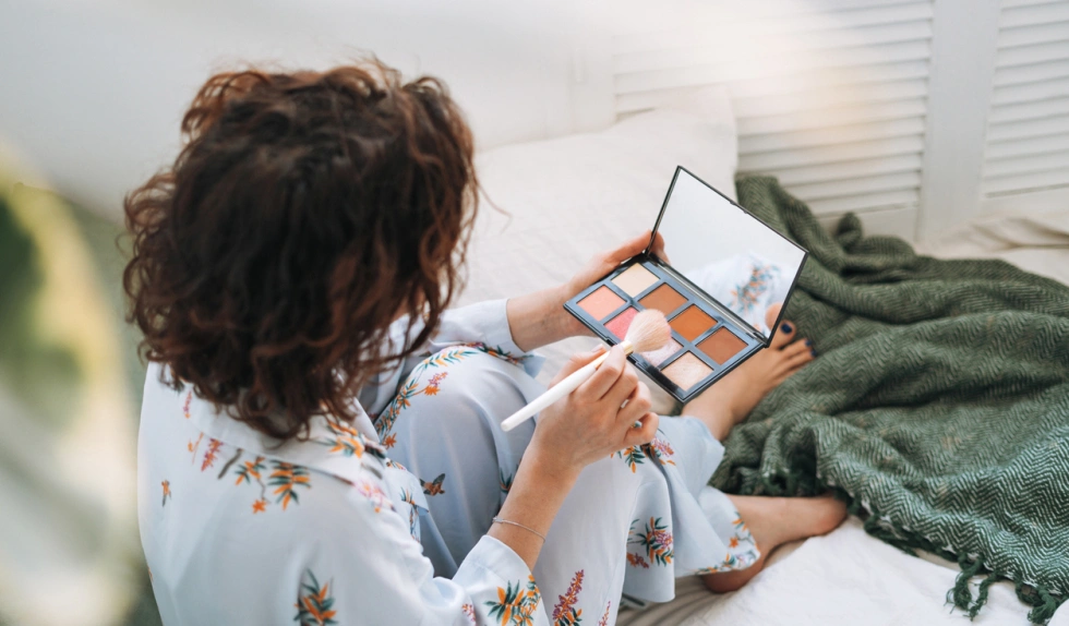 Konturowanie twarzy bronzerem według wskazówek lekarza. Efekt przerośnie twoje oczekiwania