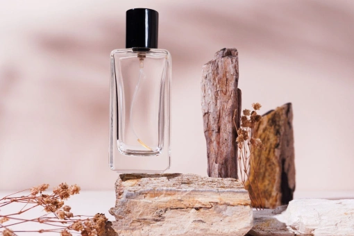 Skóra i zamsz w perfumach to najciekawszy trend jesieni. TOP 3 nietuzinkowe kompozycje