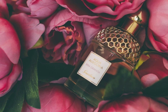 Perfumy z nutą róży, które od razu oczarują Twoje otoczenie