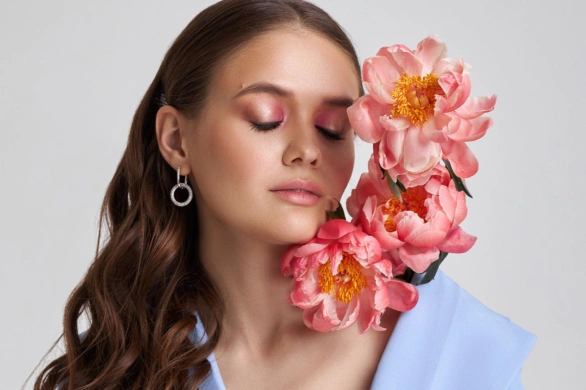 O tych trendach w makijażu było głośno w 2025 roku. Wiemy, które z nich zostaną z nami na dłużej