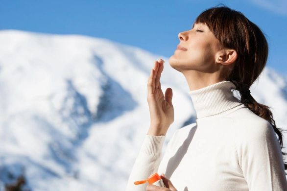 Top 5 kremów do twarzy na mróz do 50 zł. Najlepsza ochrona skóry przed zimnem