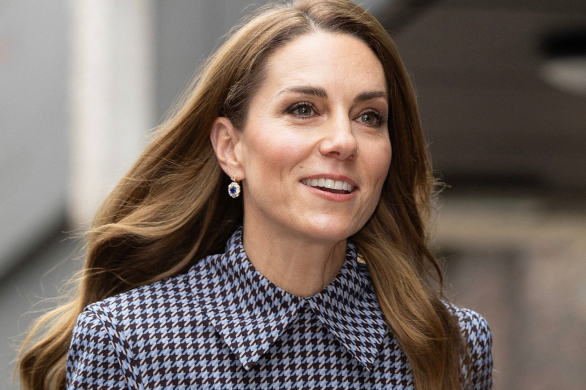 Kate Middleton w obcisłej sukience w pepitkę pokazała niezwykłą klasę i przypomniała o kultowym wzorze