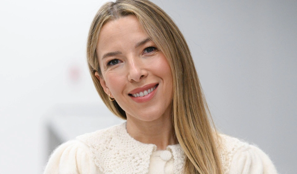 Ewa Chodakowska w kremowej stylizacji. Ten kardigan to idelna inspiracja dla zimowych stylizacji