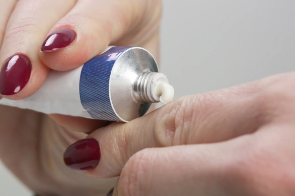 Apteczny HIT za grosze. Łagodzi zaczerwienienia w mgnieniu oka