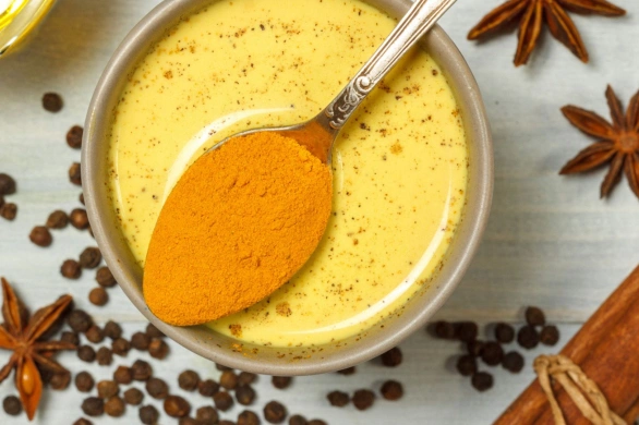 Rozgrzewający eliksir piękności, czyli czym jest złote mleko i dlaczego warto je pić?