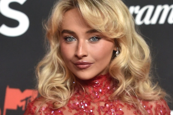 Sabrina Carpenter stawia na hit. Ten korektor robi furorę