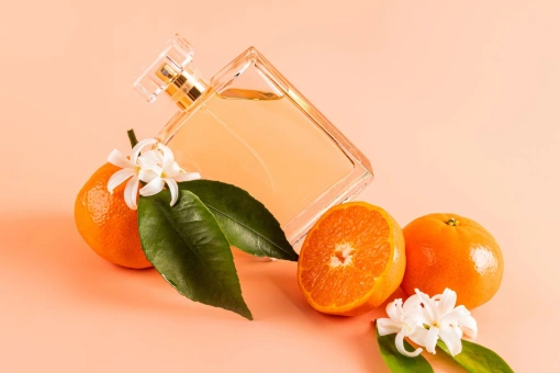 Najpiękniejsze pomarańczowe perfumy na zimę. Rozgrzewają zmysły, poprawiają nastrój