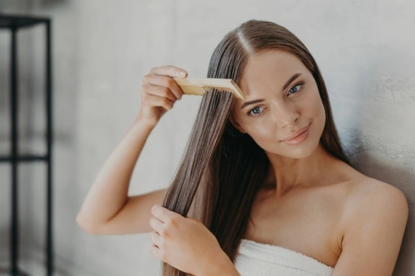 Najlepsze szampony stymulujące wzrost włosów. Ograniczają wypadanie i wspomagają wysyp baby hair