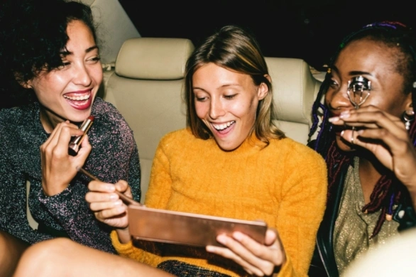 Z tym tuszem wyczarujesz sylwestrowy make- up. Teraz znajdziesz go w promocji