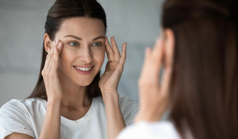 Jaki krem pod oczy stosować po retinolu, by uniknąć podrażnień?