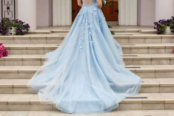 9 inspiracji dla panien młodych w najmodniejszym kolorze roku 2026