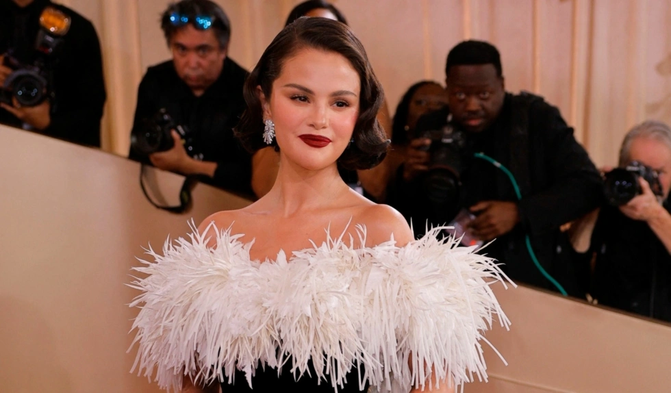 Paznokcie Seleny Gomez na Złotych Globach. Nowy trend dla kochających luksus