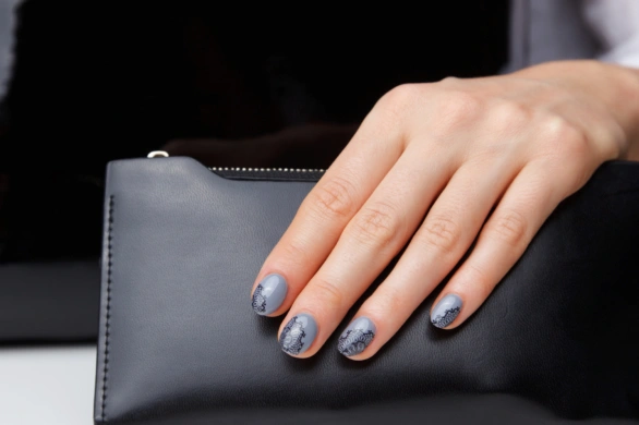 9 inspiracji na najmodniejsze paznokcie 2026 roku. Na Pintereście osiągają 200% wzrost popularności