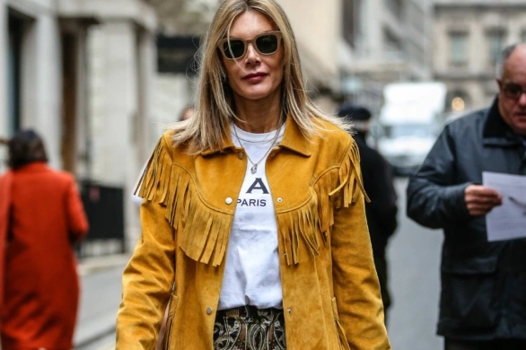 Frędzle wracają do gry. Zobacz, jak nosić je w tym roku