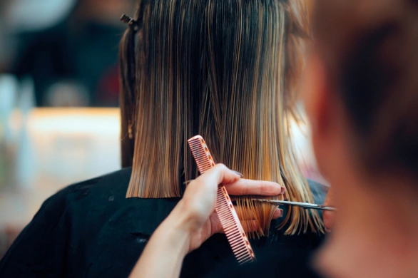 Air cut: cięcie idealne dla ciekich włosów. Podwójna objętość i optycznie grubsze pasma