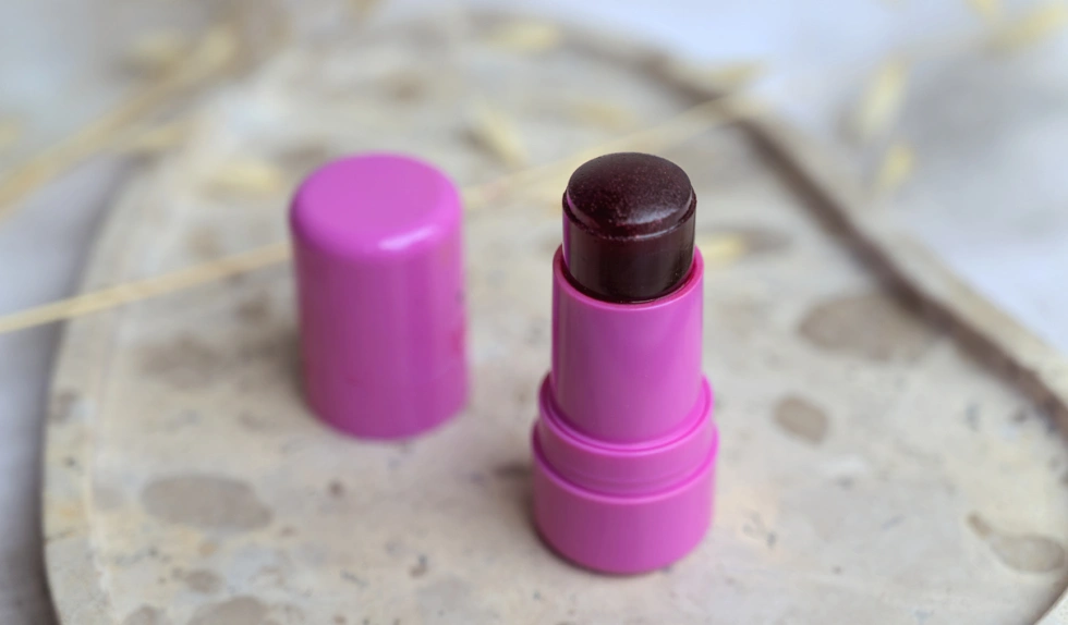 Galaretkowy róż w sztyfcie pojawił się Action. Kosztuje grosze, a jest największym trendem 2026 roku