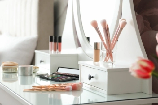 Jak urządzić toaletkę? Zobacz najciekawsze inspiracje