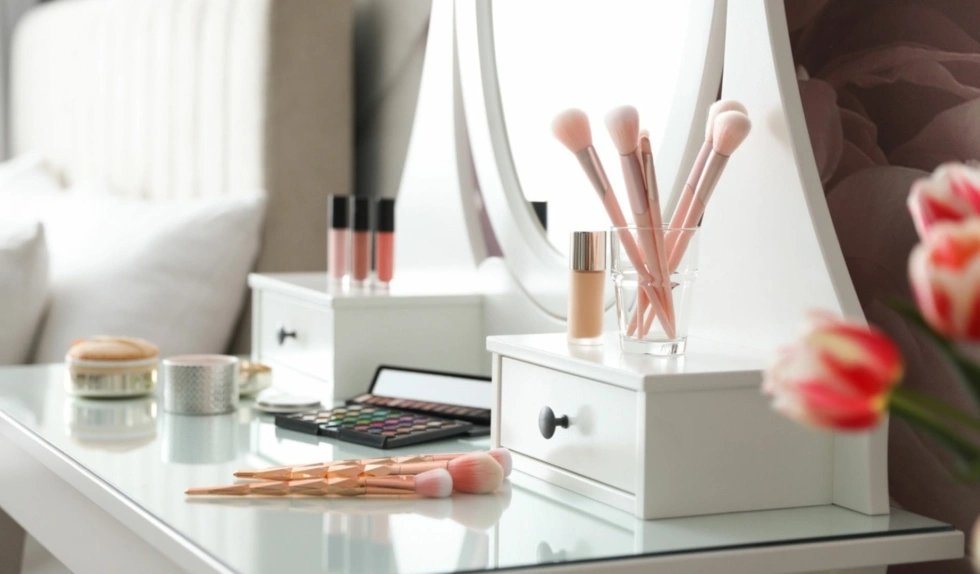 Jak urządzić toaletkę? Zobacz najciekawsze inspiracje