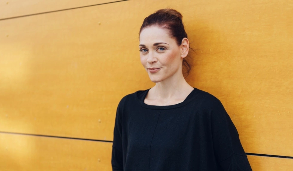 Francuski kok wraca w wielkim stylu. Jak zrobić kultową fryzurę a’la parisian chic?