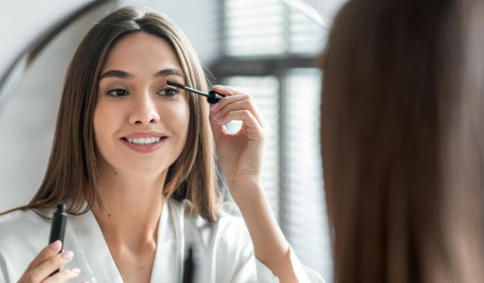 Ten tusz to gwarancja naturalnie wydłużonych rzęs. Unosi je nawet do 24 godzin